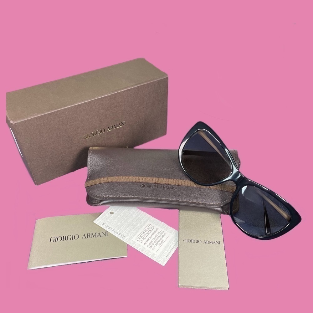 Giorgio Armani Sunglasses - Picture 5 of 16